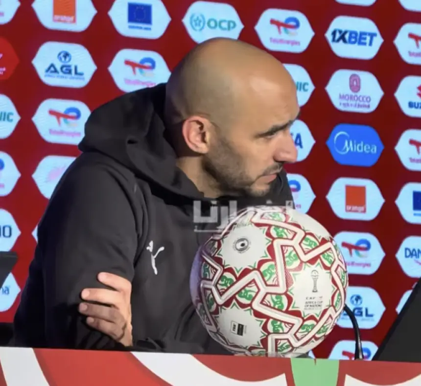 الركراكي: أنا مكنتسناش من الناس يقولو عليا مدرب مزيان أولا لا